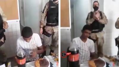 Des policiers fête l'anniversaire d'un homme arrêté le jour de ses 18 ans