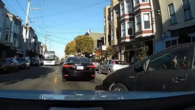 Un automobiliste se fait instantanément punir pour son doigt d'honneur