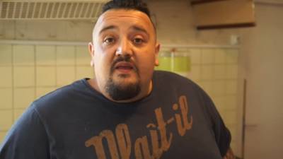 Le rappeur Henock se plaint que les gens pensent que les gitans sont des voleurs