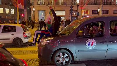 Débordements sur les Champs-Elysées après la victoire de l’Algérie