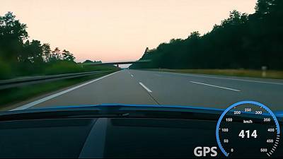 Une Bugatti Chiron à 414 km/h sur l'autoroute