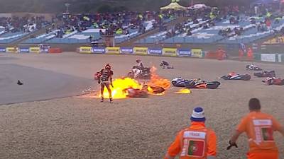 Une chute collective pendant le Grand Prix du Portugal en Moto2