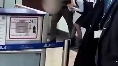 Courage exemplaire : l'intervention héroïque d'un ancien boxeur