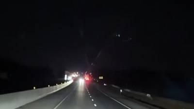 Vigilance routière : un camionneur alerte un automobiliste roulant à contresens