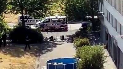 la police débarque pour faire démonter une piscine de rue en pleine canicule